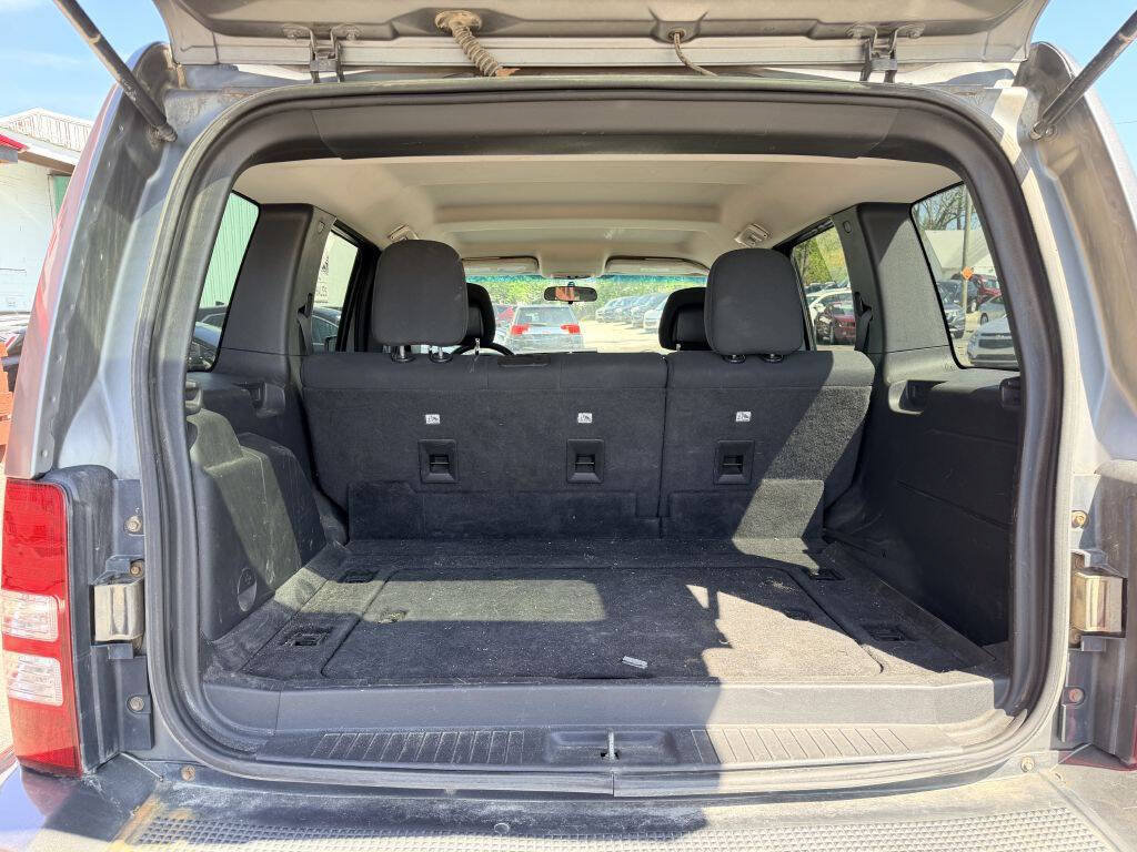 Used 2012 Jeep Liberty Sport w/ Popular Equipment Group AWD/4WD image 5