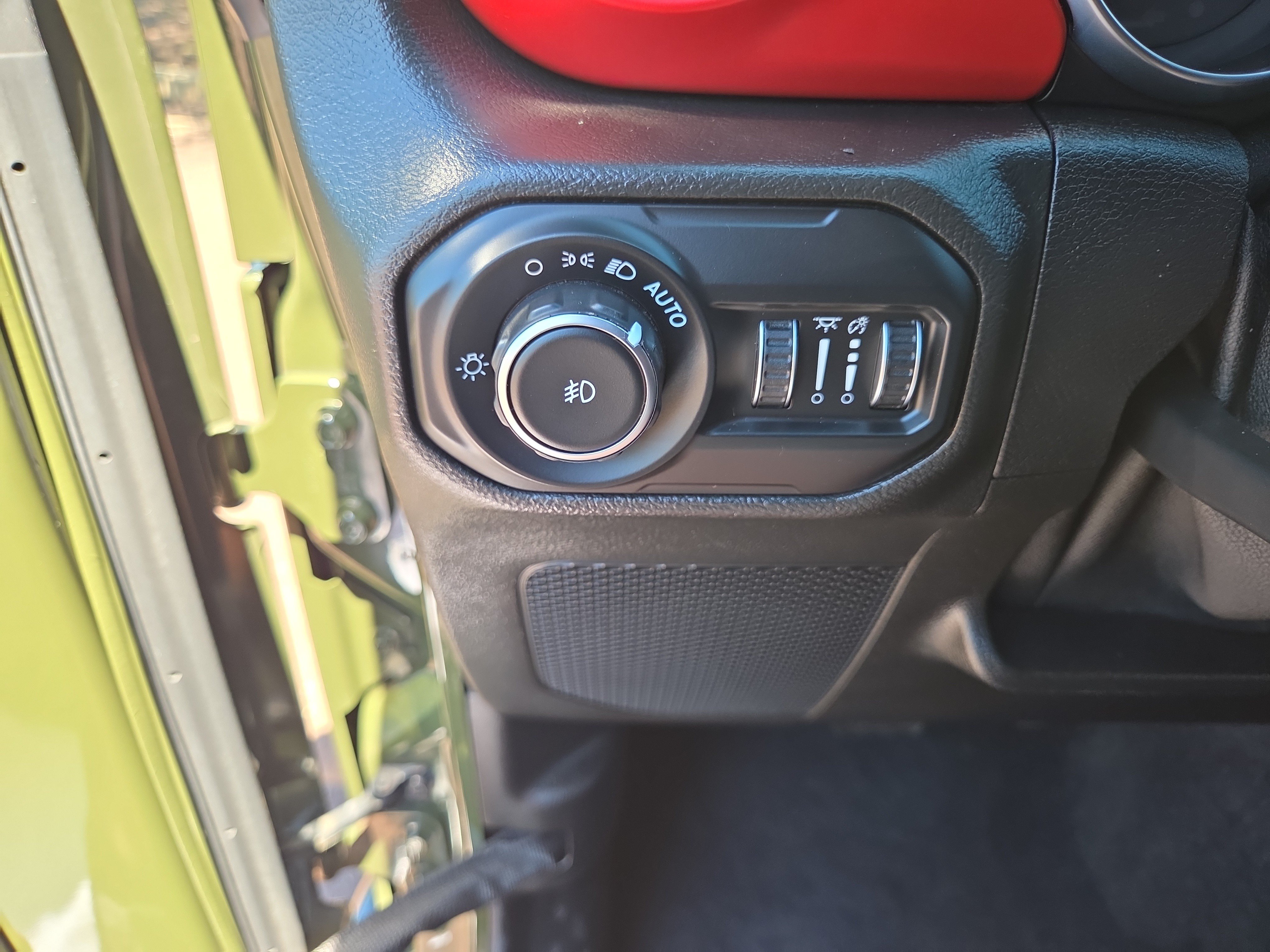 Used 2021 Jeep Wrangler Rubicon w/ Cold Weather Group AWD/4WD image 31