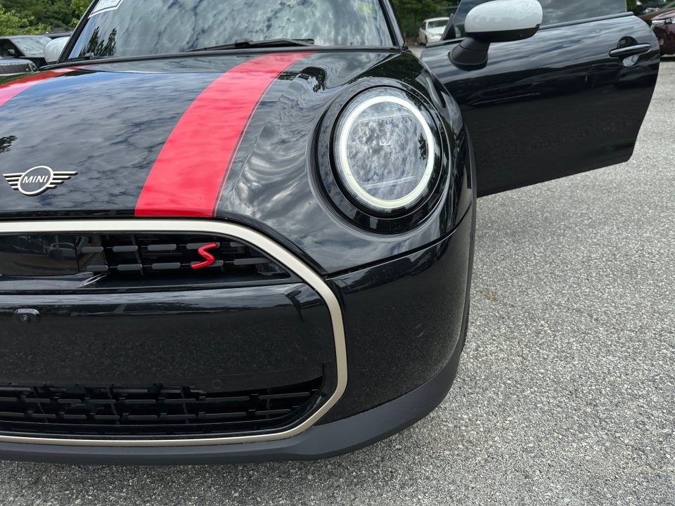 Used 2025 MINI Cooper S FWD image 30