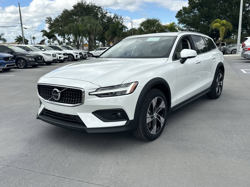 New 2026 Volvo V60 B5 Cross Country Plus w/ Protection Package Premier AWD/4WD image 2