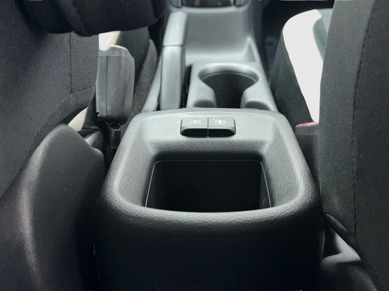 Used 2020 Nissan Versa SV FWD image 40