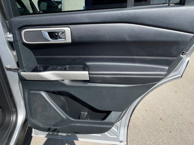 Used 2023 Ford Explorer XLT w/ Equipment Group 202A AWD/4WD image 36