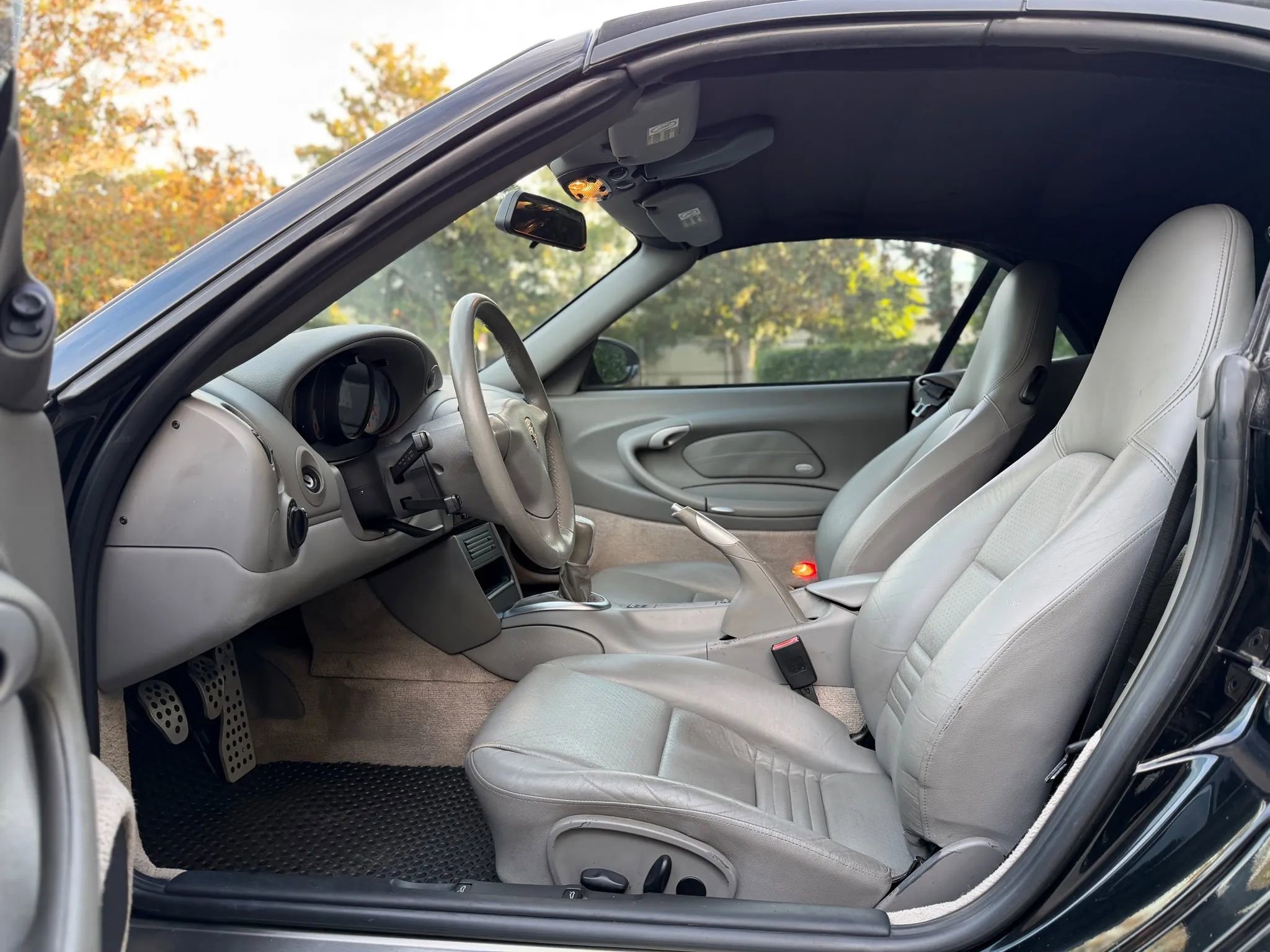 Used 2003 Porsche 911 Carrera 4 image 18