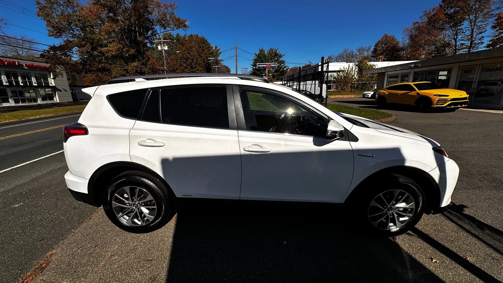Used 2018 Toyota RAV4 XLE image 4