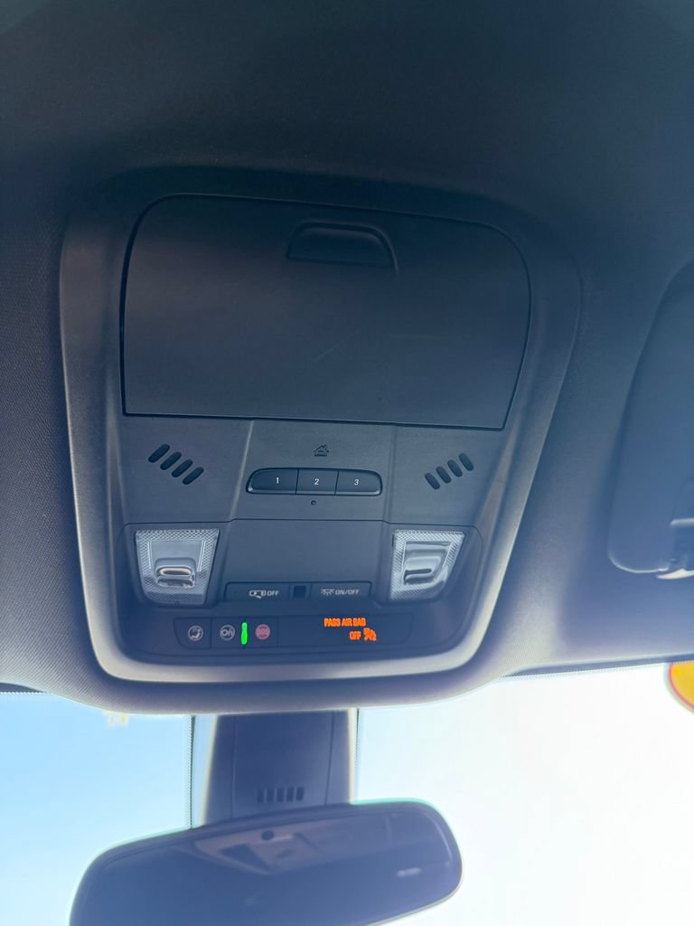 Used 2024 Buick Enclave Essence FWD image 19