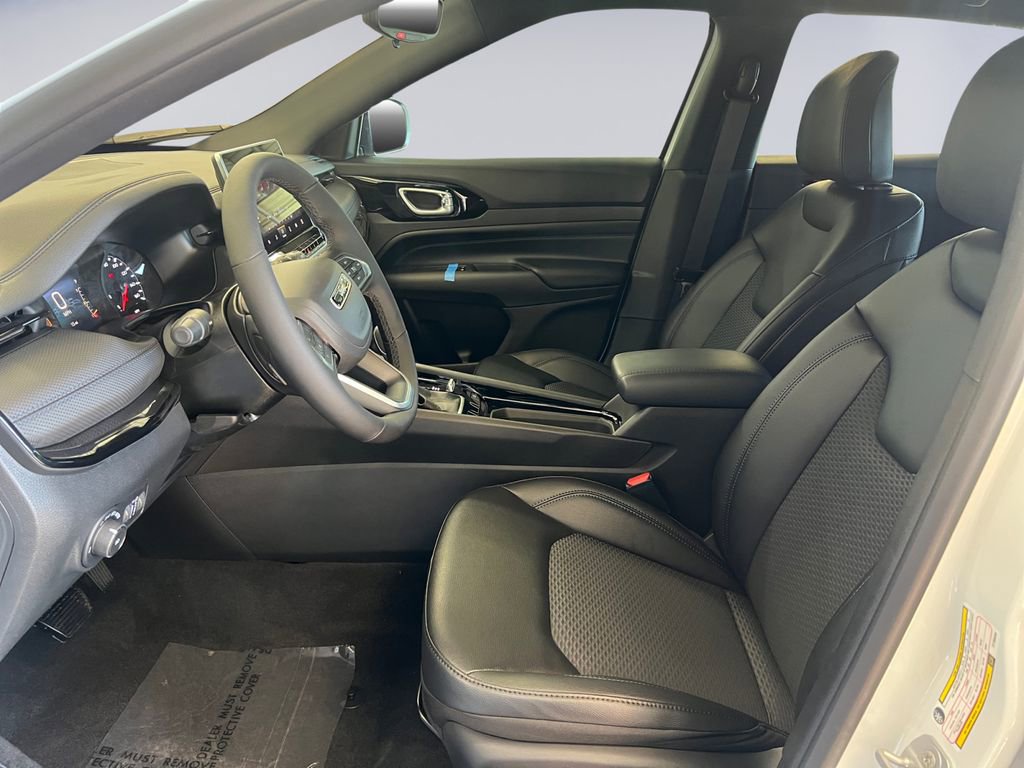 New 2026 Jeep Compass Latitude image 10