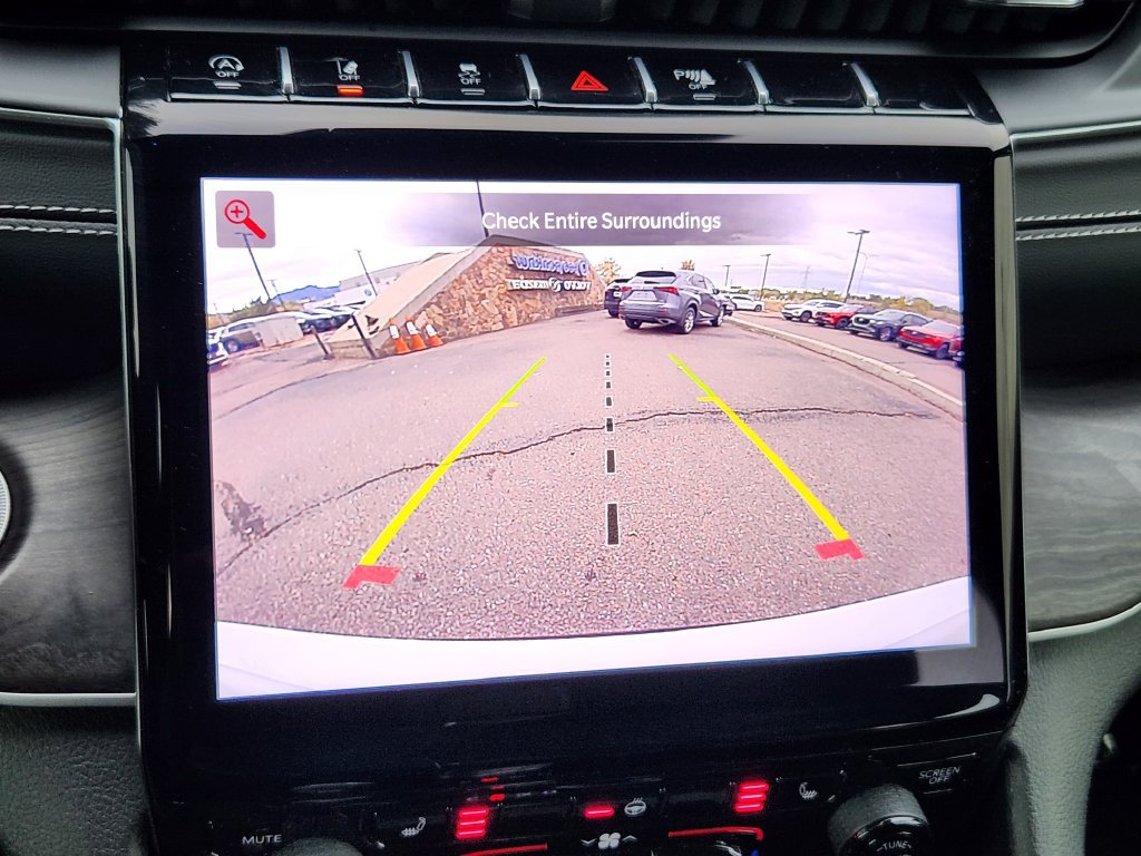 Used 2024 Jeep Grand Cherokee L Limited w/ Trailer Tow Package AWD/4WD image 9