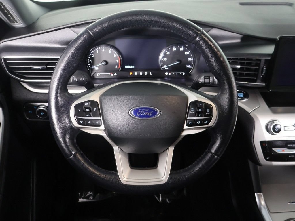 Used 2021 Ford Explorer XLT w/ Equipment Group 202A AWD/4WD image 37