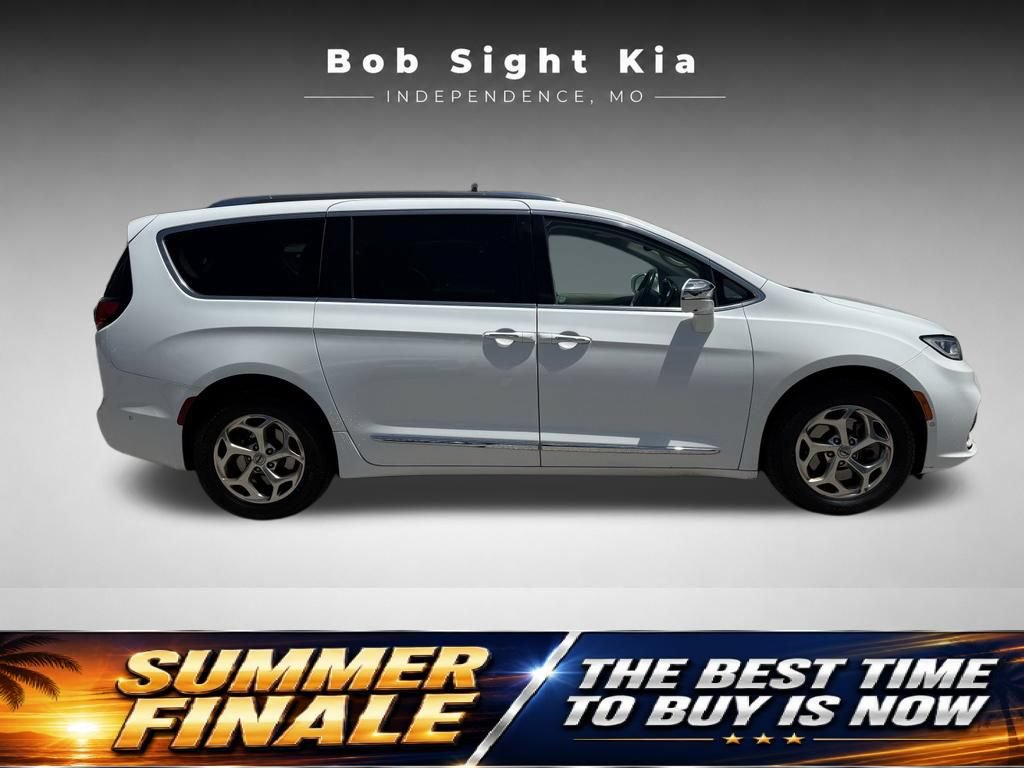 Used 2021 Chrysler Pacifica Limited w/ Premium & Safety Sphere Group AWD/4WD image 10