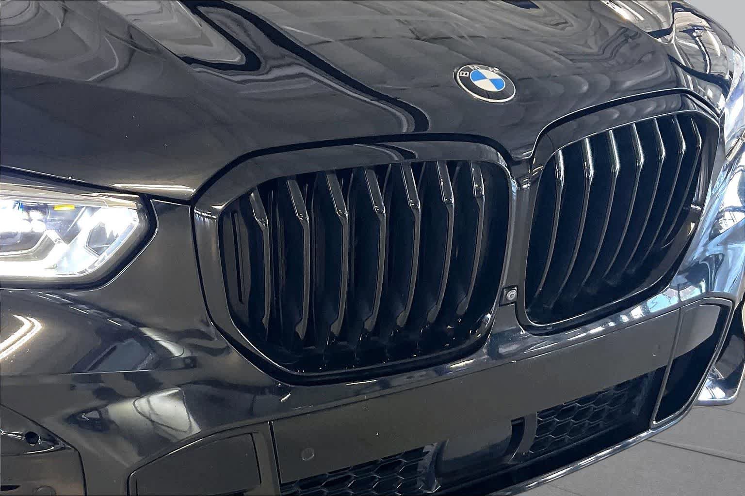 Used 2020 BMW X5 M50i w/ Executive Package AWD/4WD image 30