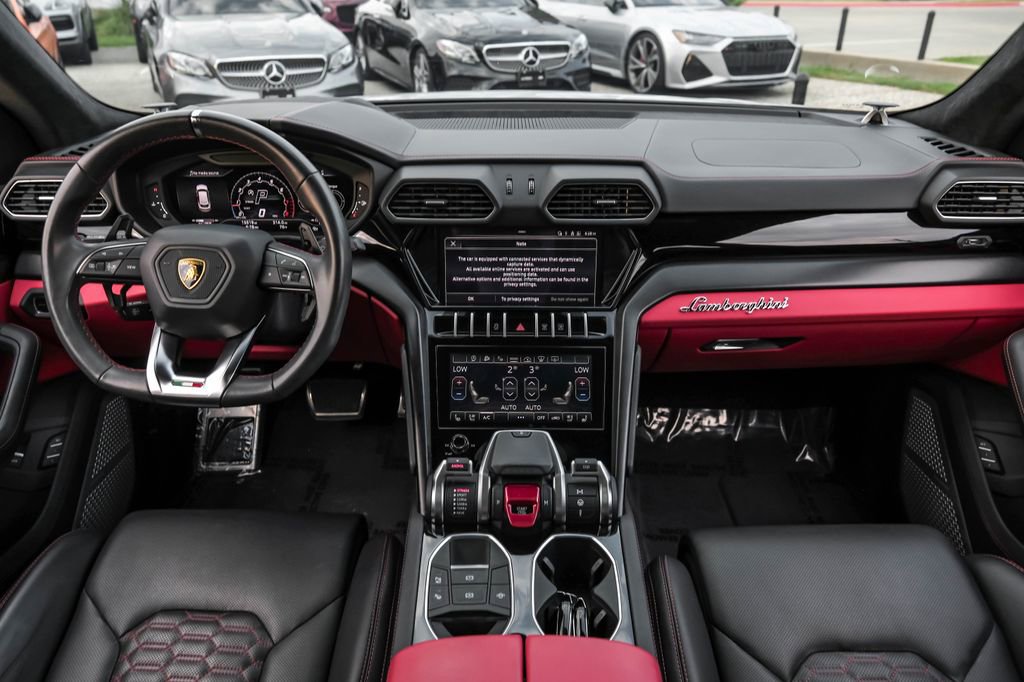 Used 2022 Lamborghini Urus AWD/4WD image 12