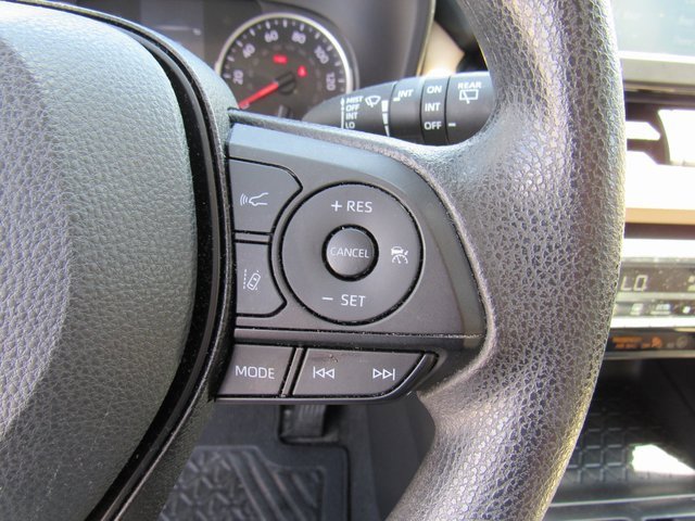 Used 2022 Toyota RAV4 XLE image 24