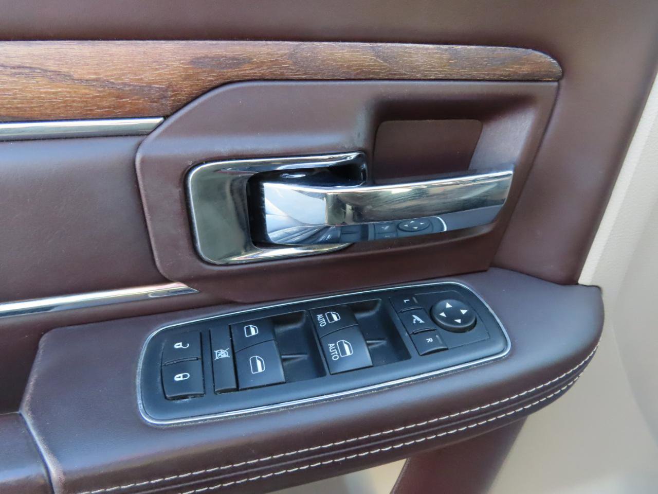 Used 2017 RAM 2500 Longhorn w/ Convenience Group image 27