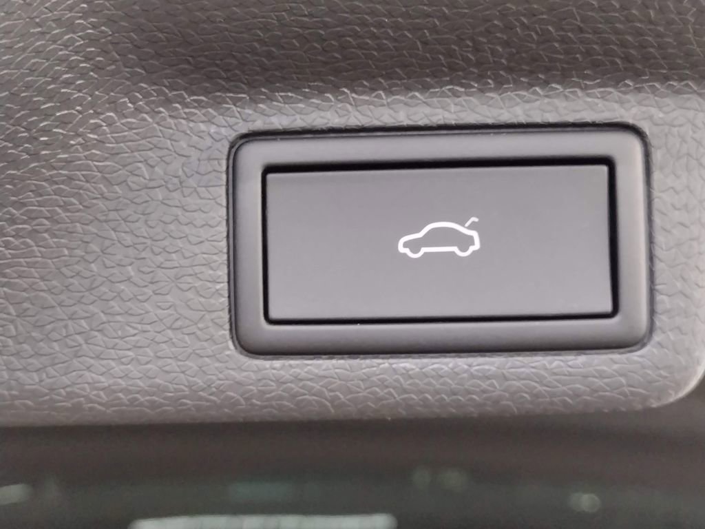 New 2025 Volkswagen ID. Buzz Pro S image 42