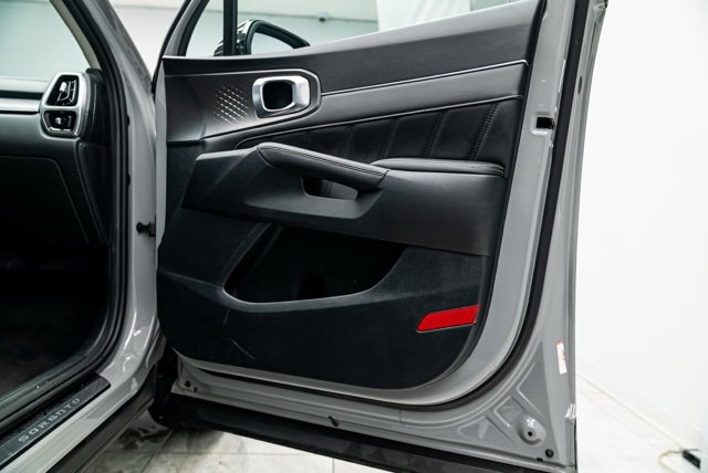 Used 2023 Kia Sorento SX image 30