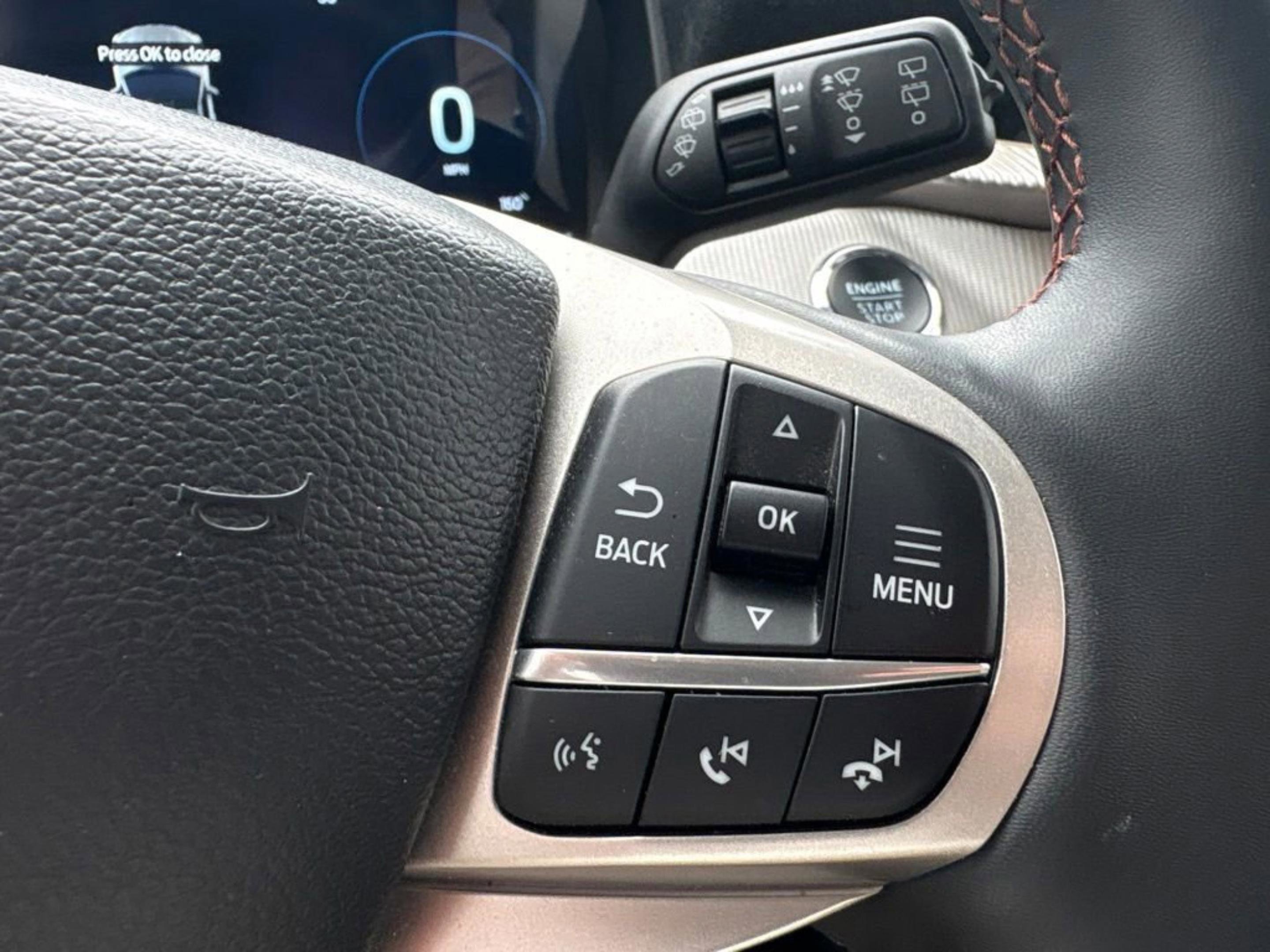 Used 2025 Ford Explorer Active w/ Active Comfort Package RWD image 13