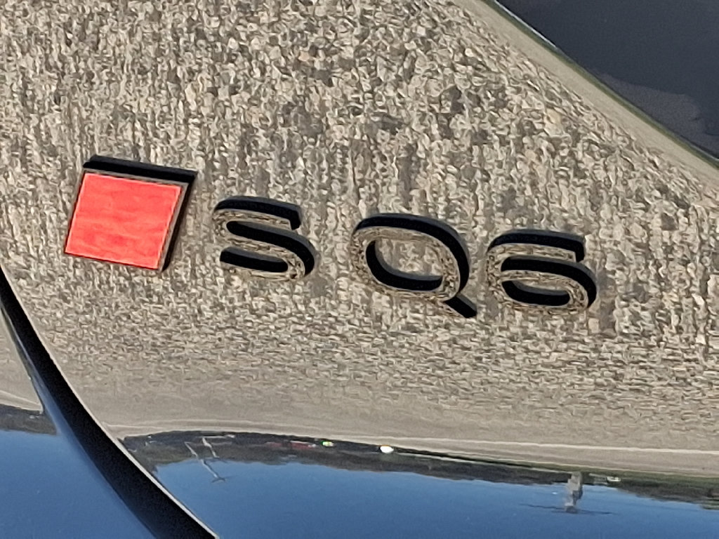 Certified 2025 Audi SQ6 e-tron Prestige AWD/4WD image 32