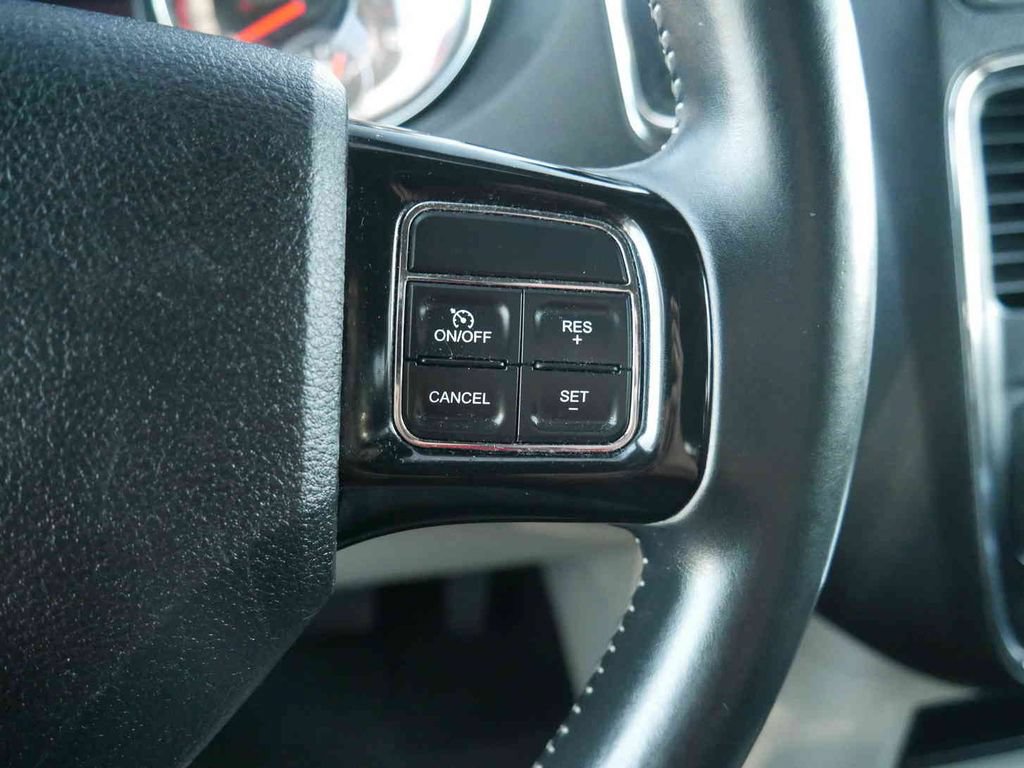 Used 2016 Dodge Grand Caravan SE FWD image 29