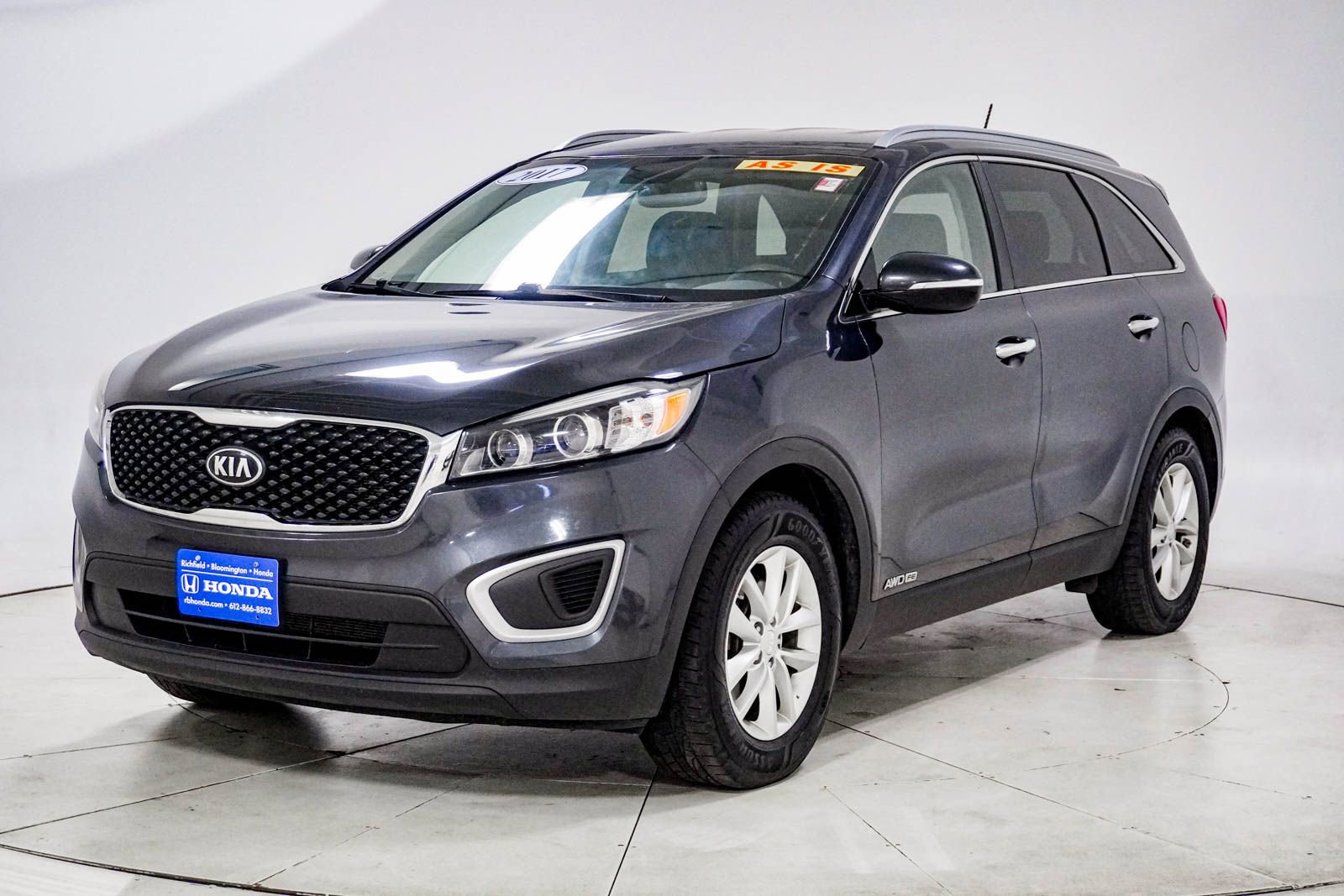 Used 2017 Kia Sorento AWD image 3
