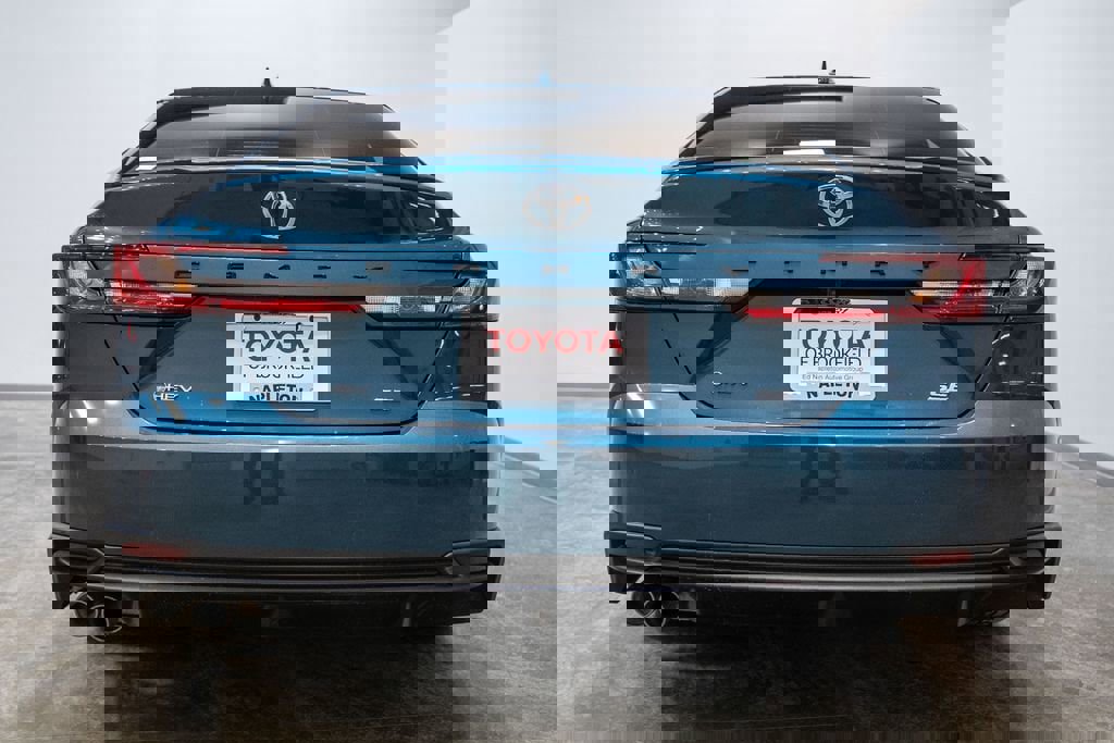 Certified 2025 Toyota Camry SE image 6