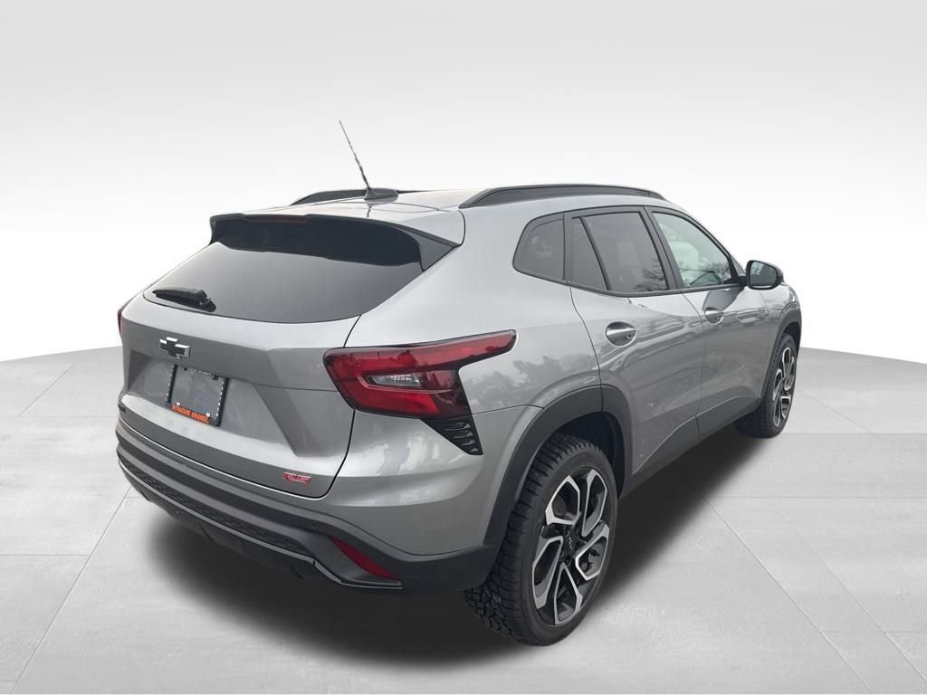 Used 2025 Chevrolet Trax RS w/ Driver Confidence Package image 5