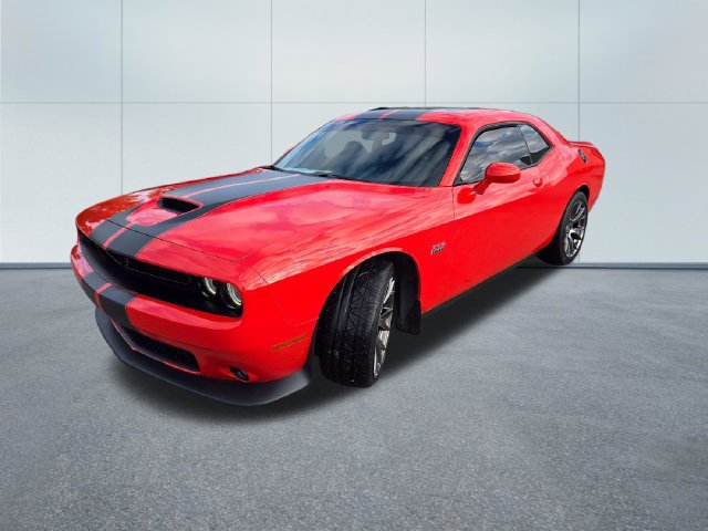 Used 2017 Dodge Challenger SRT RWD image 3