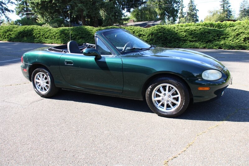 Used 1999 MAZDA MX-5 Miata RWD image 2