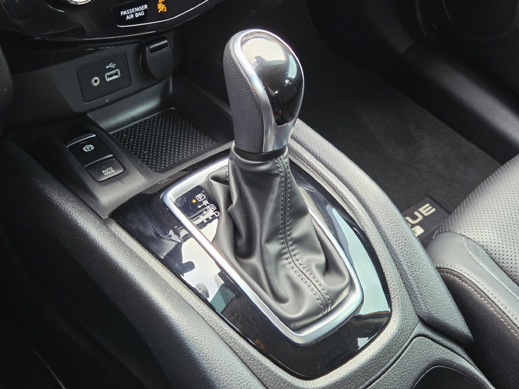 Used 2022 Nissan Rogue Sport SL AWD/4WD image 23