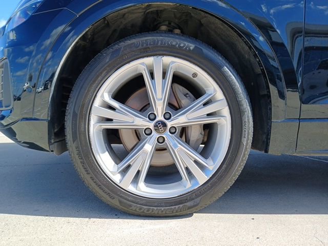 Used 2022 Audi Q8 Premium Plus image 5