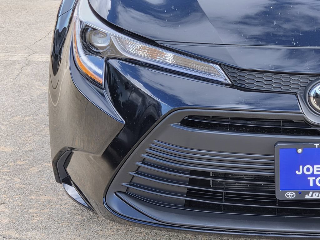 Used 2026 Toyota Corolla LE FWD image 5