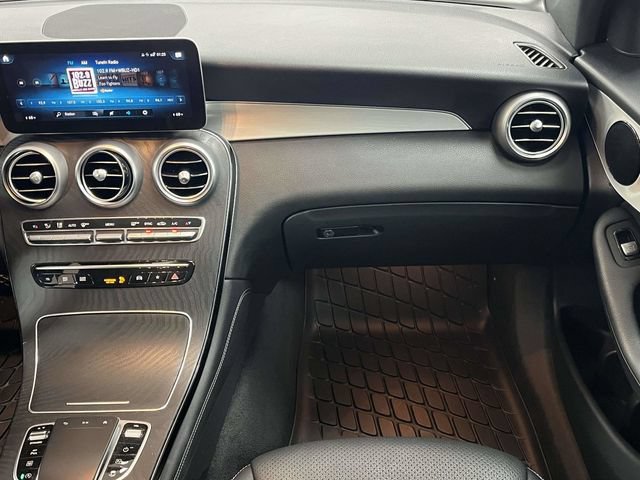 Used 2021 Mercedes-Benz GLC 300 4MATIC image 23