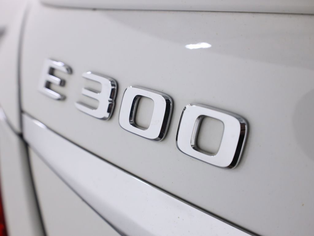 Certified 2019 Mercedes-Benz E 300 4MATIC image 44