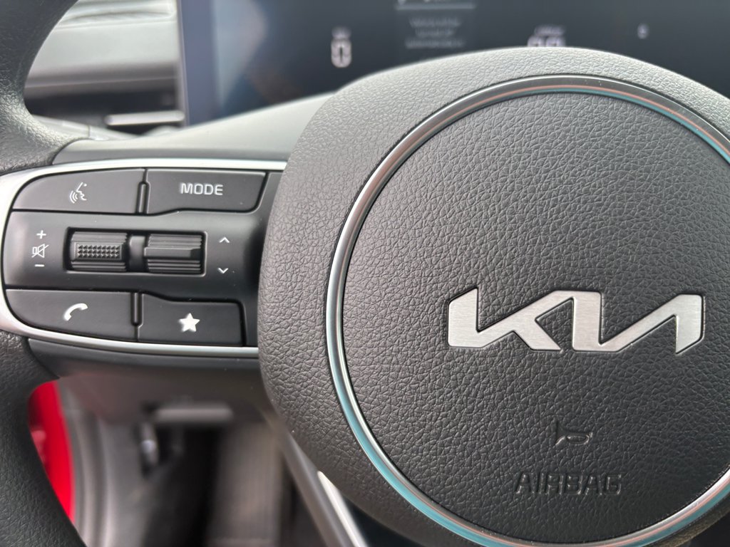 New 2025 Kia K5 LXS FWD image 23