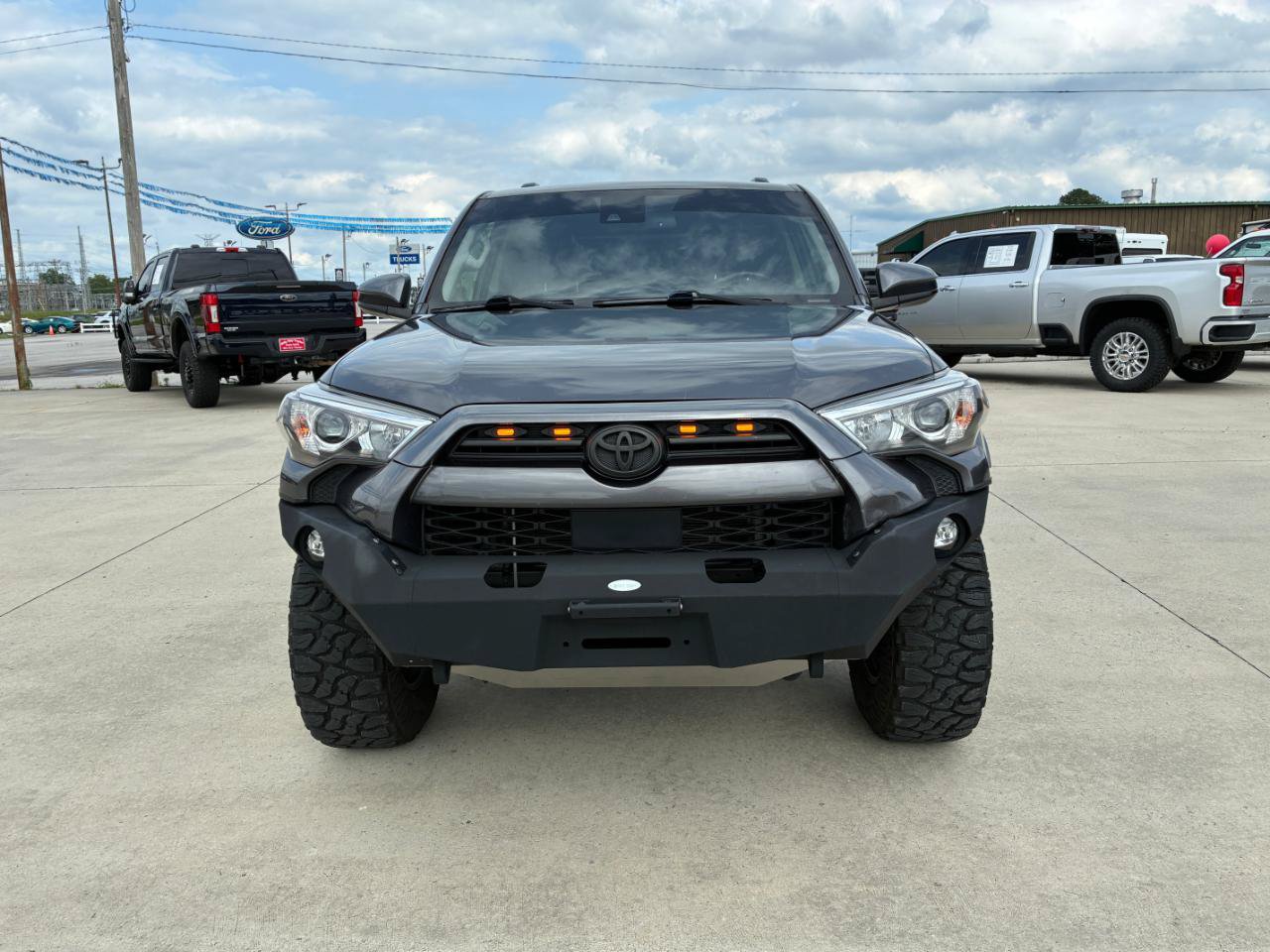 Used 2022 Toyota 4Runner SR5 AWD/4WD image 3