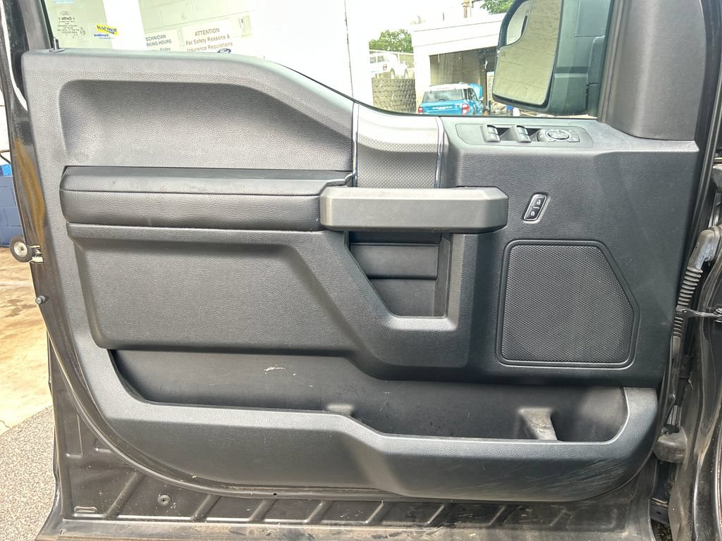 Used 2015 Ford F150 XLT w/ Equipment Group 302A Luxury RWD image 7