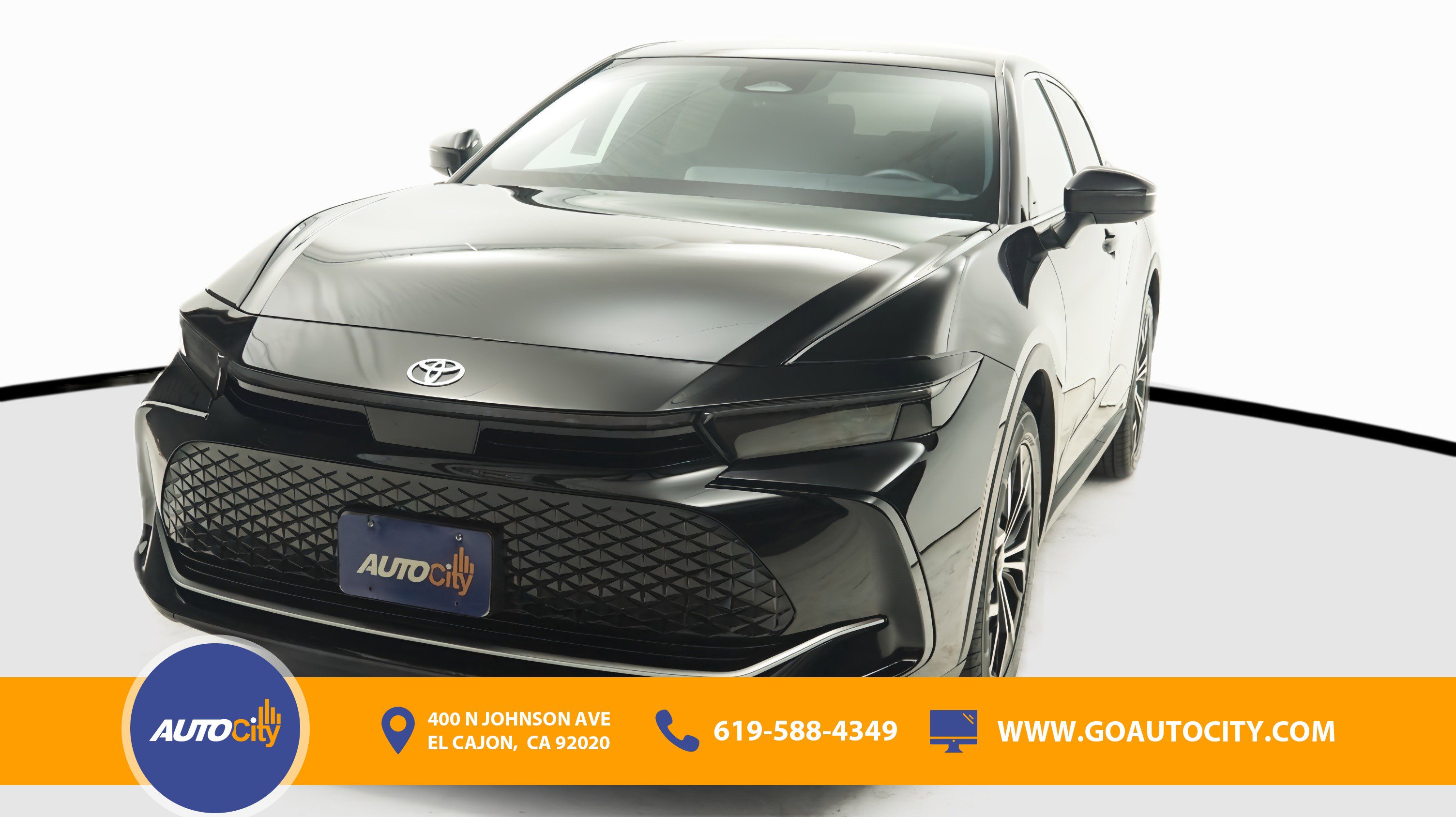 Used 2024 Toyota Crown XLE AWD/4WD image 1