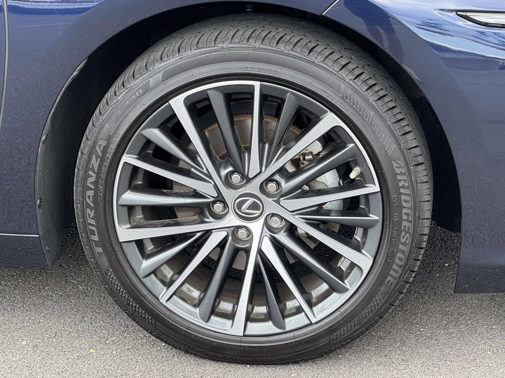 Used 2025 Lexus ES 350 w/ Premium Package FWD image 7