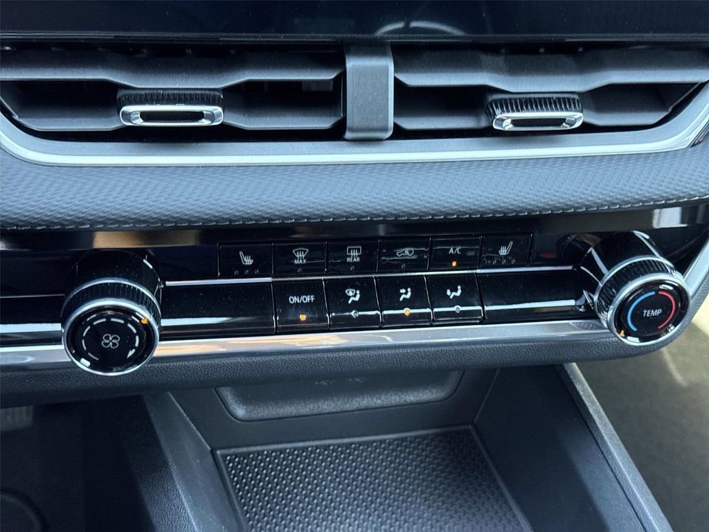 New 2026 Chevrolet Equinox LT AWD/4WD image 14