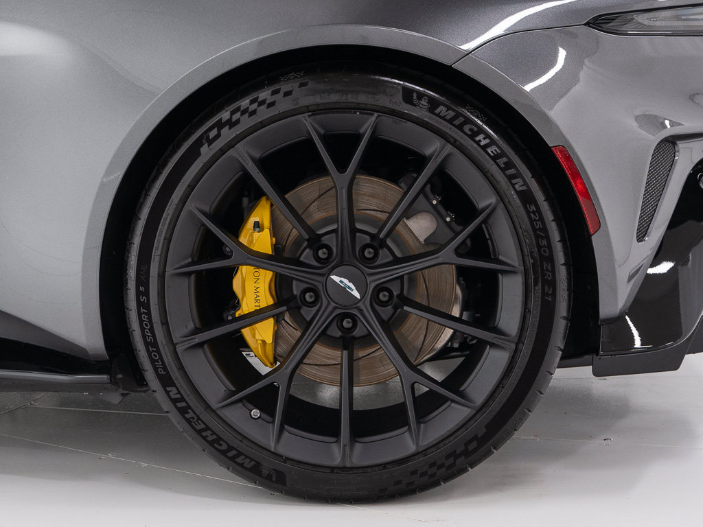 Used 2026 Aston Martin V8 Vantage Coupe RWD image 34
