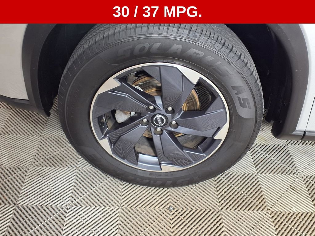 Used 2024 Nissan Rogue SV image 7
