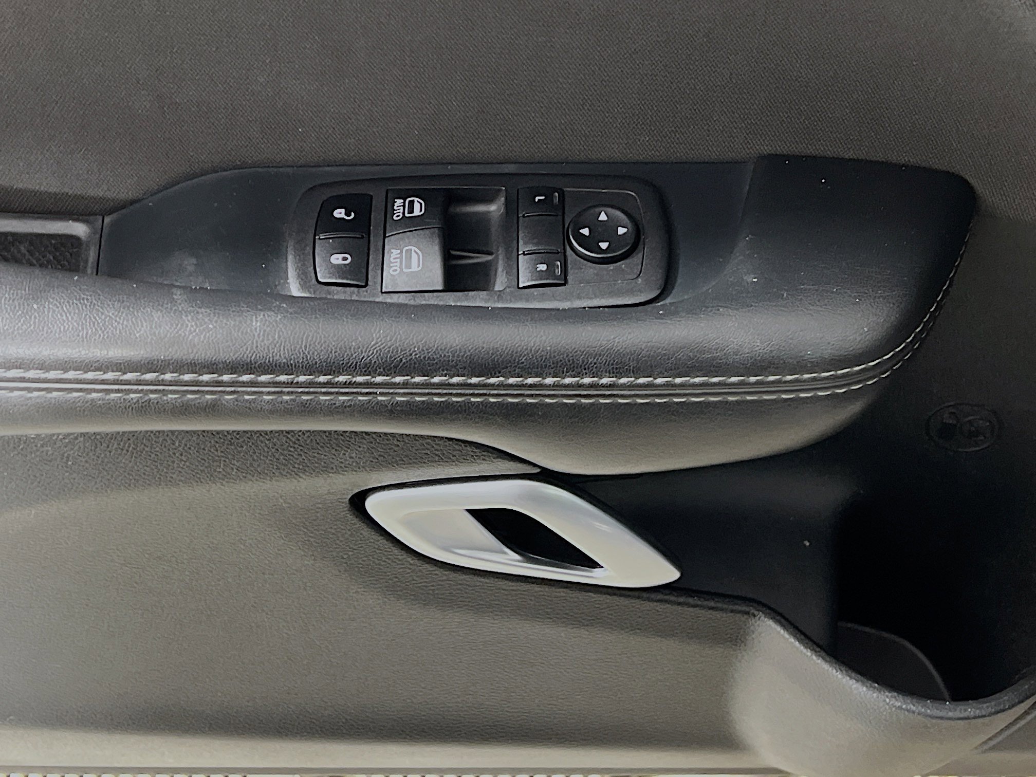 Used 2023 Dodge Challenger SXT image 17