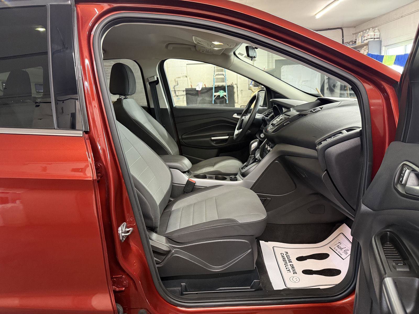 Used 2016 Ford Escape SE image 29