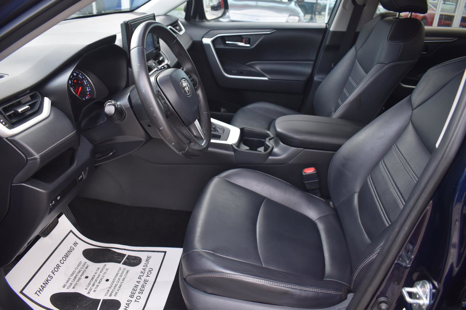 Used 2020 Toyota RAV4 XLE Premium FWD image 26