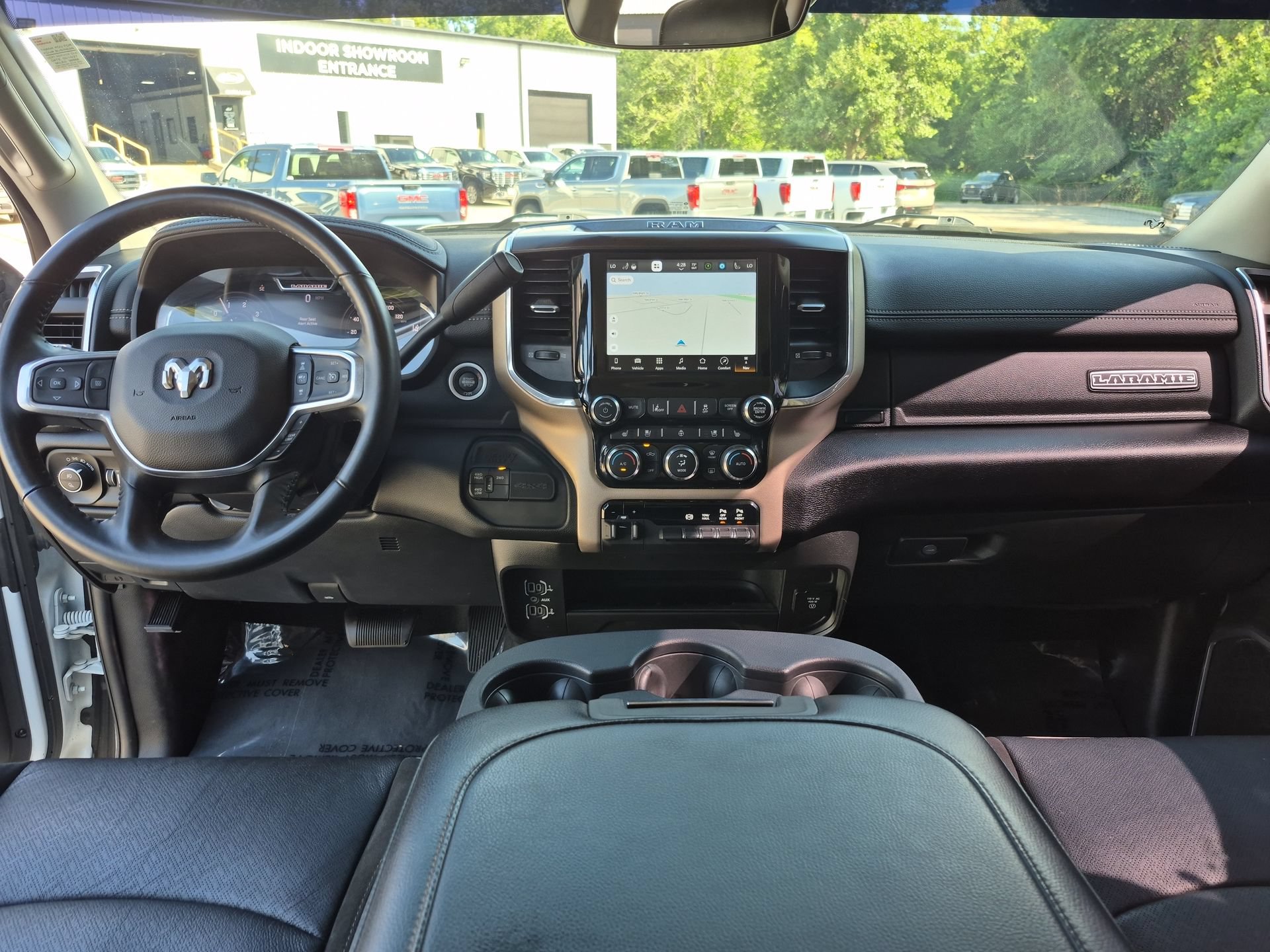 Used 2024 RAM 2500 Laramie w/ Safety Group AWD/4WD image 21