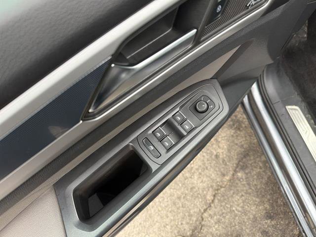 Used 2023 Volkswagen Atlas SEL R-Line AWD/4WD image 39