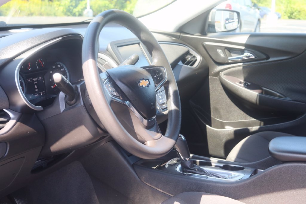 Used 2018 Chevrolet Malibu LS FWD image 17