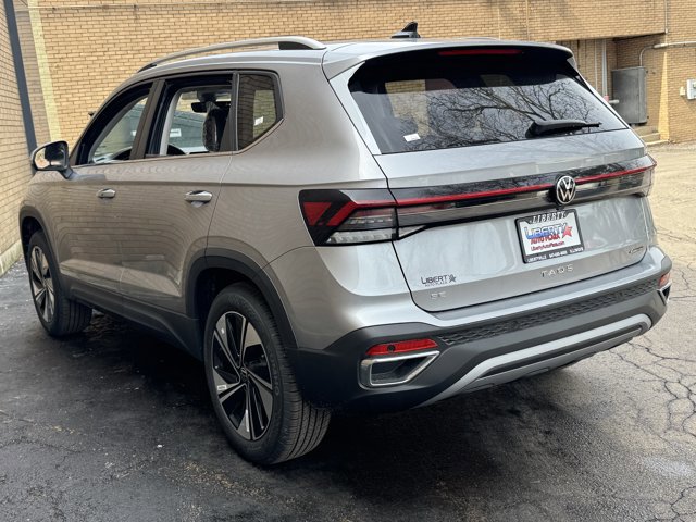 New 2026 Volkswagen Taos SE image 22
