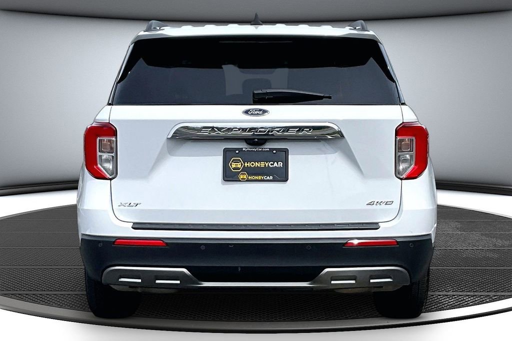 Used 2023 Ford Explorer XLT w/ Equipment Group 202A image 5