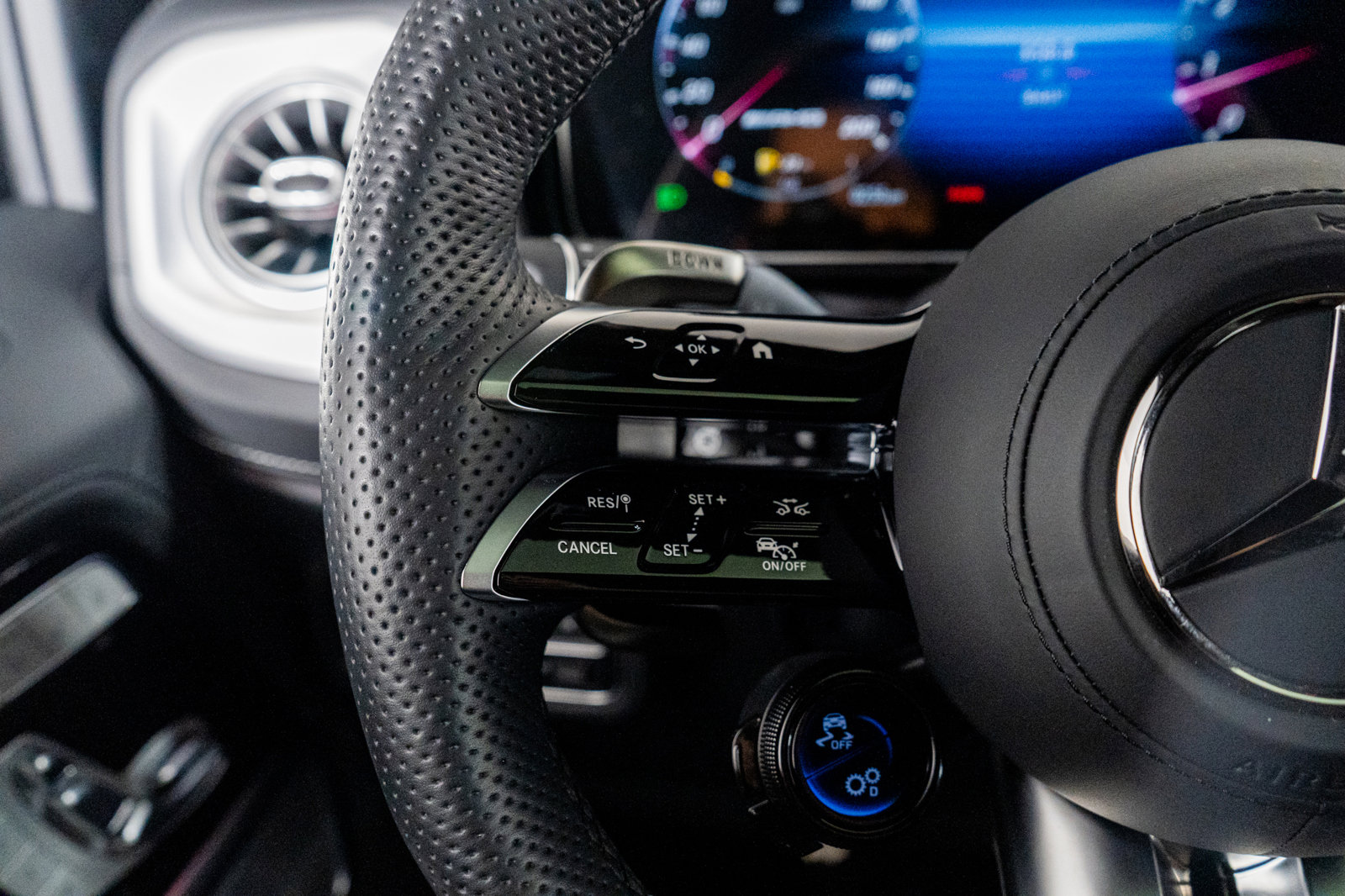 Used 2025 Mercedes-Benz G 63 AMG 4MATIC image 44