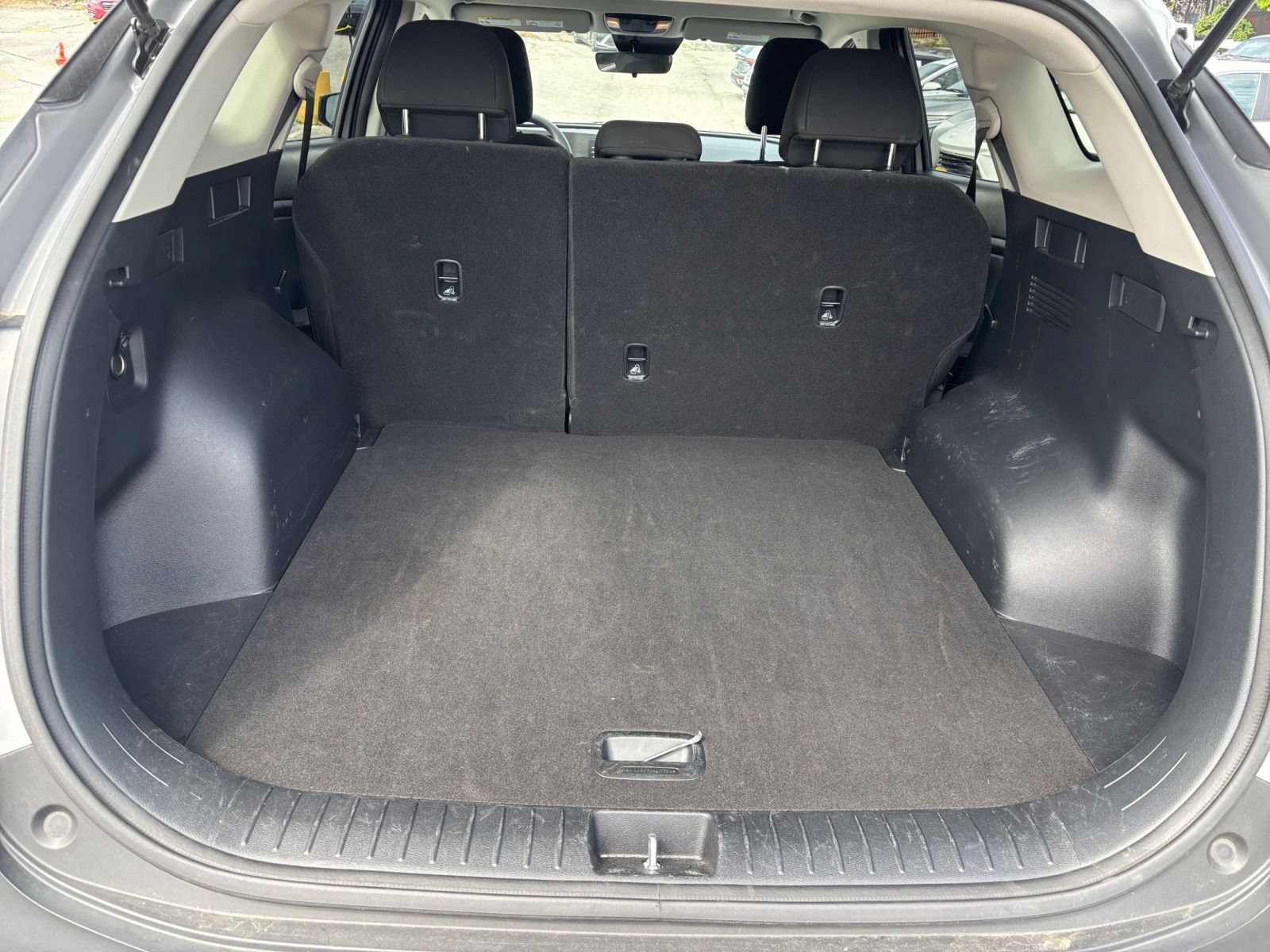 Used 2025 Kia Sportage LX FWD image 30